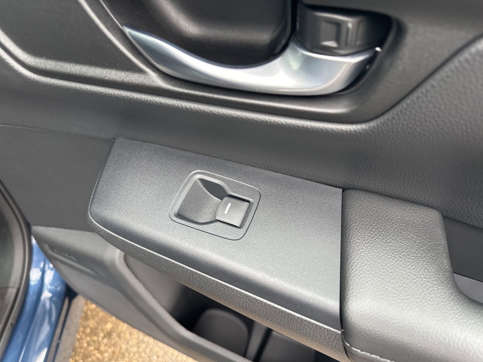 Used 2023 Honda CR-V LX image 29