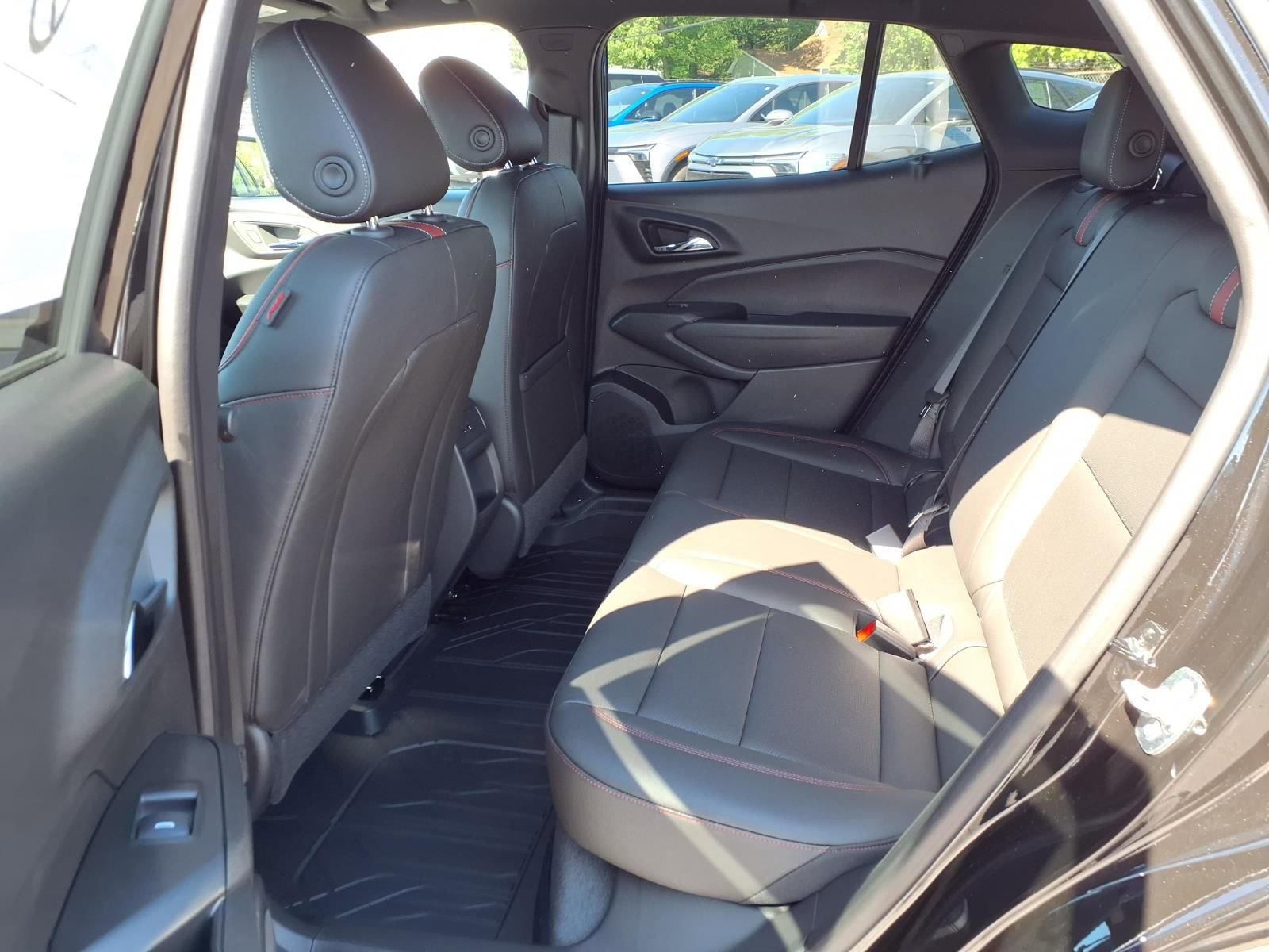 New 2026 Chevrolet Trax RS w/ Sunroof Package FWD image 12