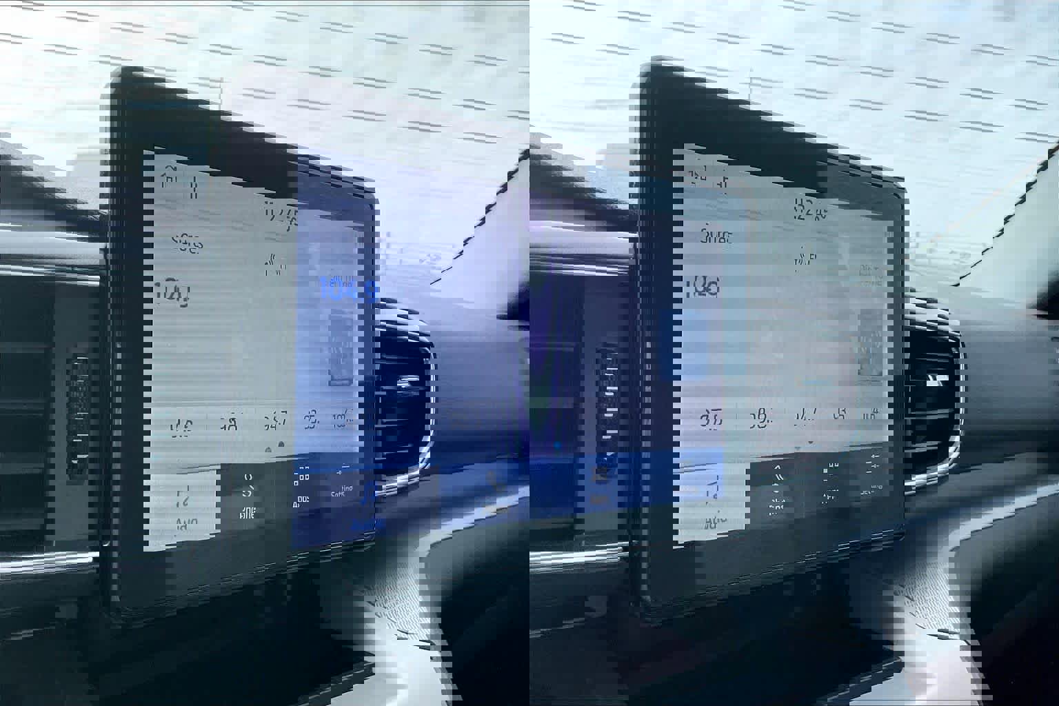 Used 2023 Ford Explorer XLT w/ Equipment Group 202A image 33