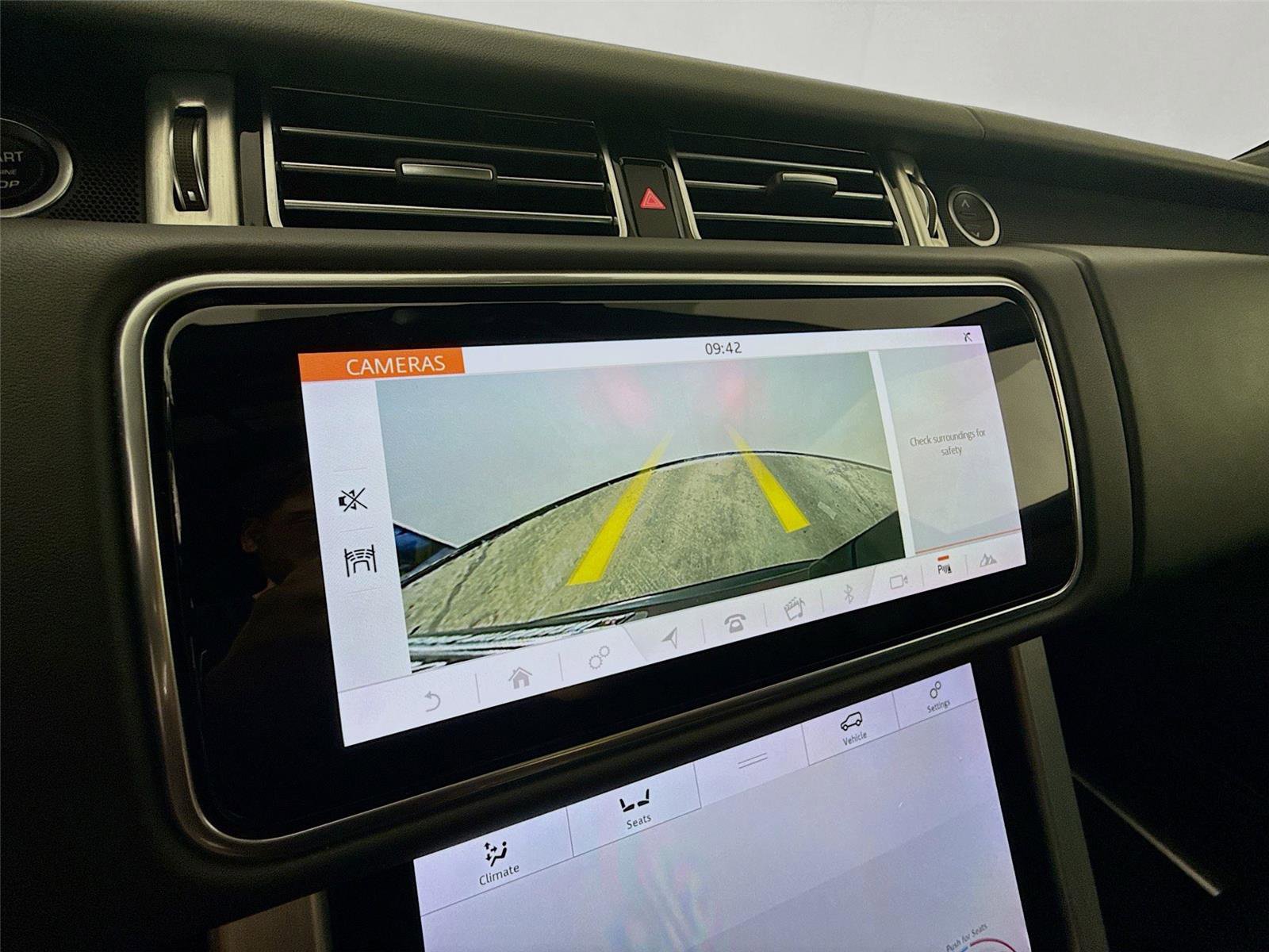 Used 2019 Land Rover Range Rover HSE image 7