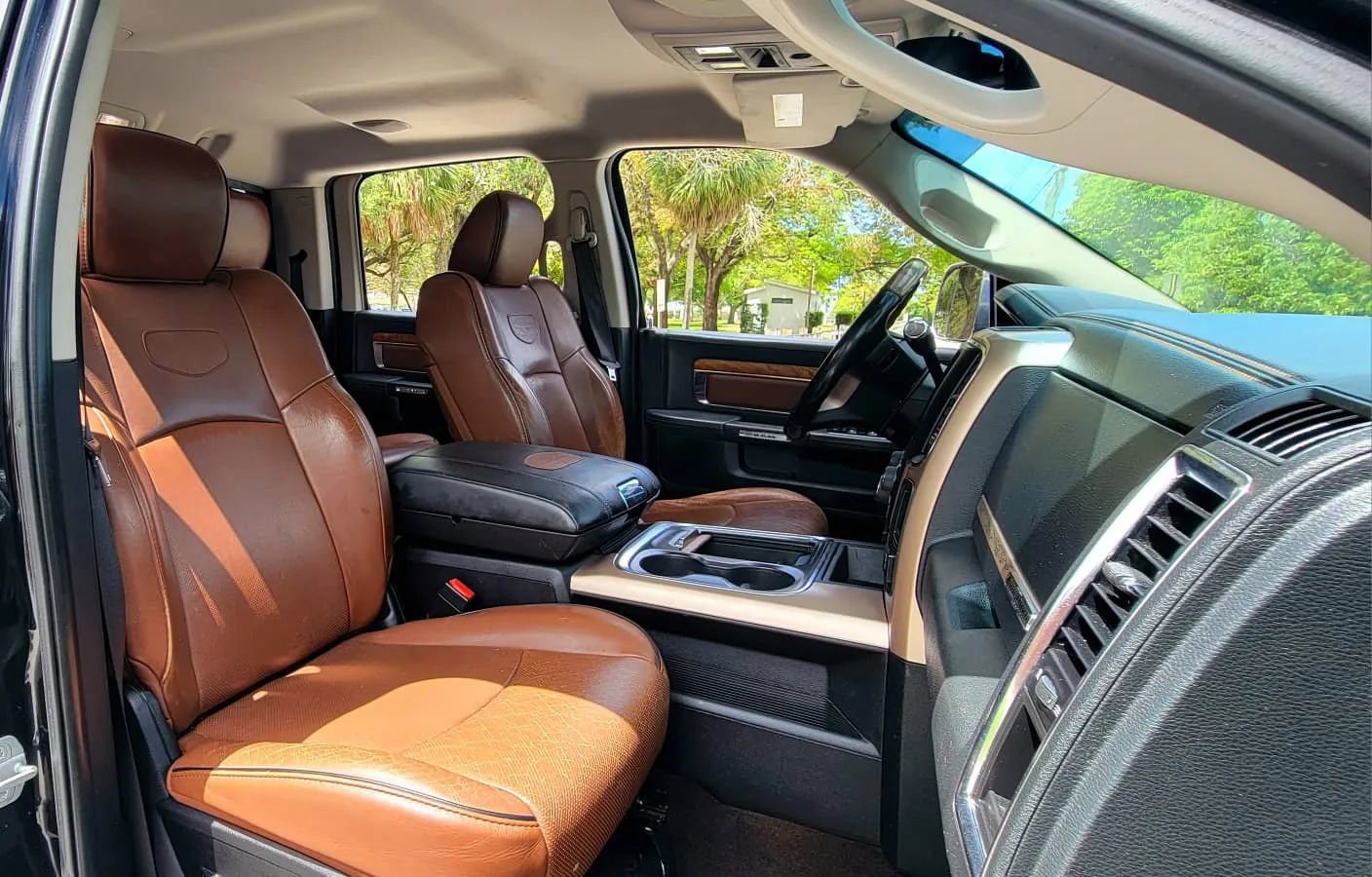 Used 2016 RAM 3500 Laramie Longhorn image 5