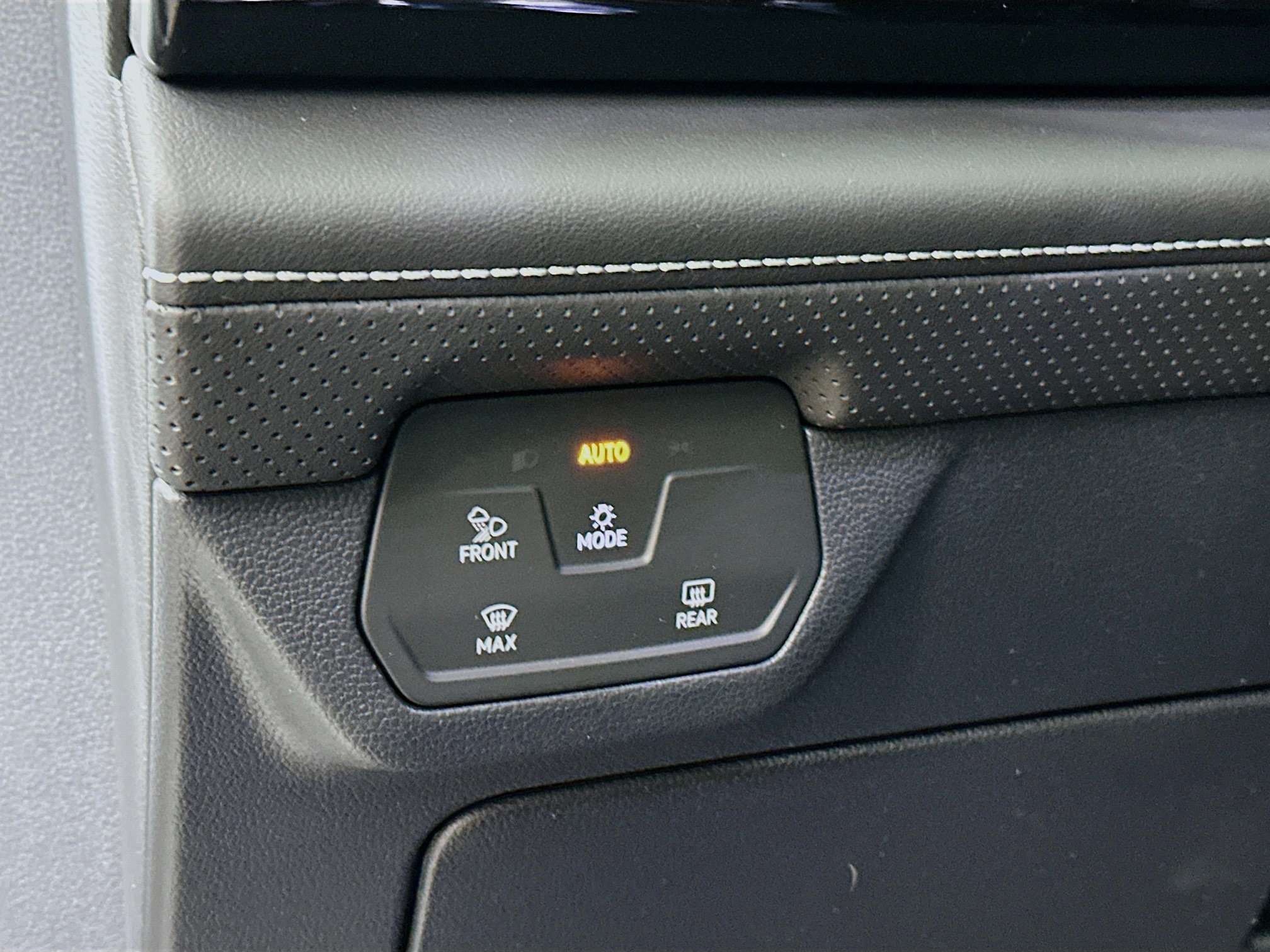 New 2026 Volkswagen Atlas SE AWD/4WD image 10