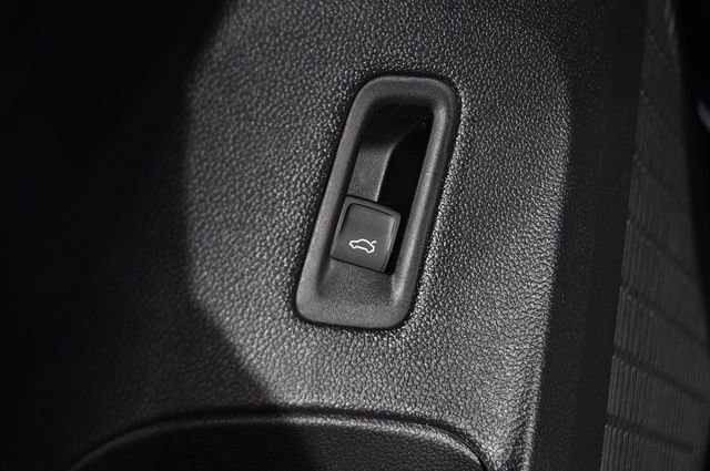 New 2026 Volkswagen Atlas Cross Sport SE image 10