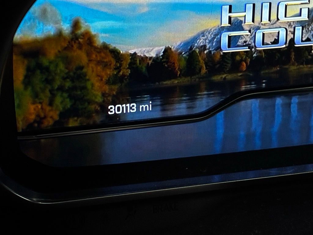 Used 2024 Chevrolet Tahoe High Country image 12