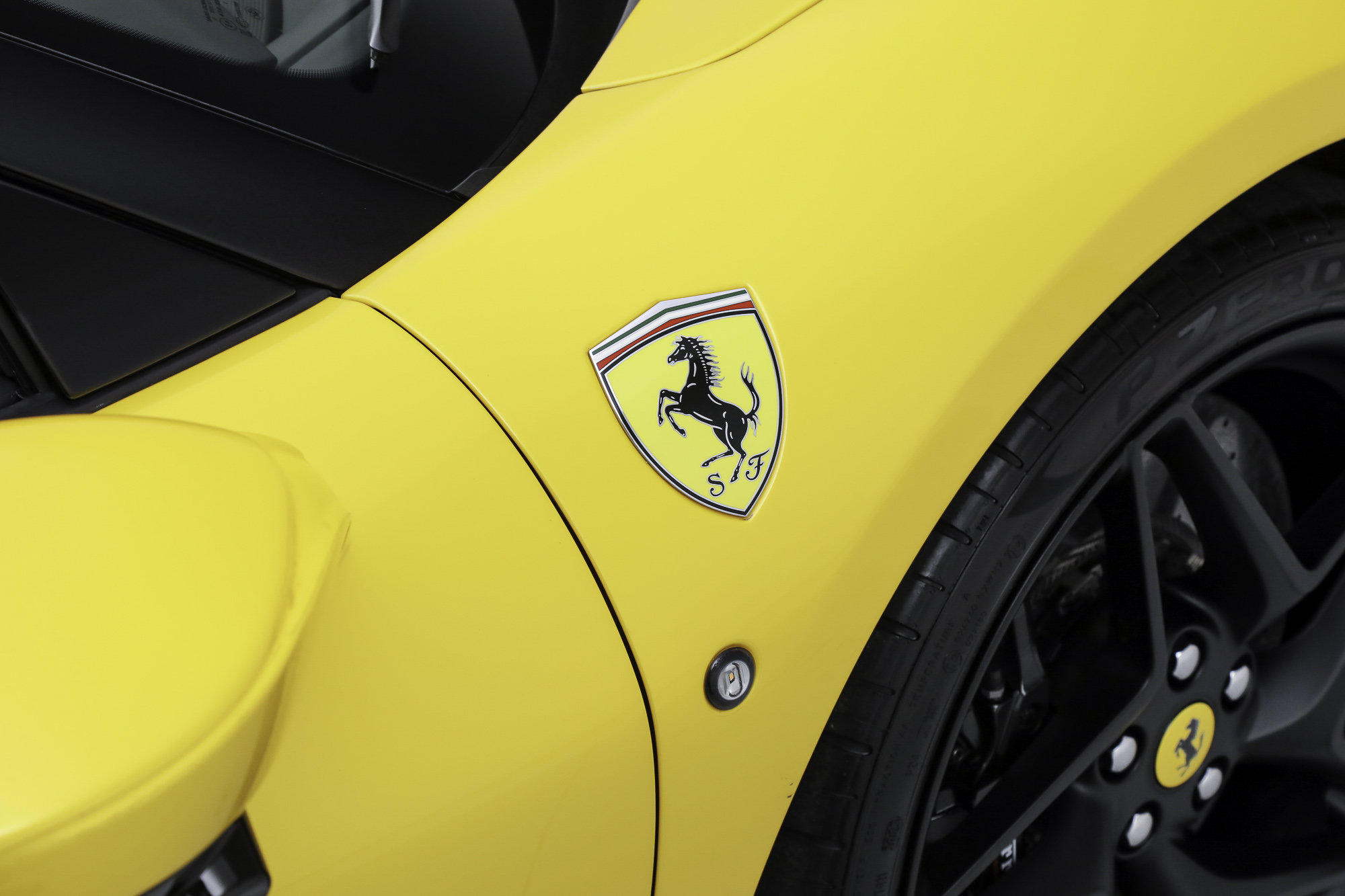 Certified 2022 Ferrari F8 Tributo RWD image 27