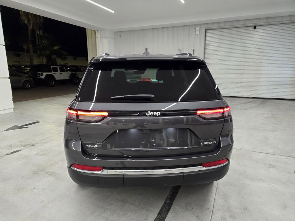 Certified 2024 Jeep Grand Cherokee Laredo w/ Luxury Tech Group I AWD/4WD image 5