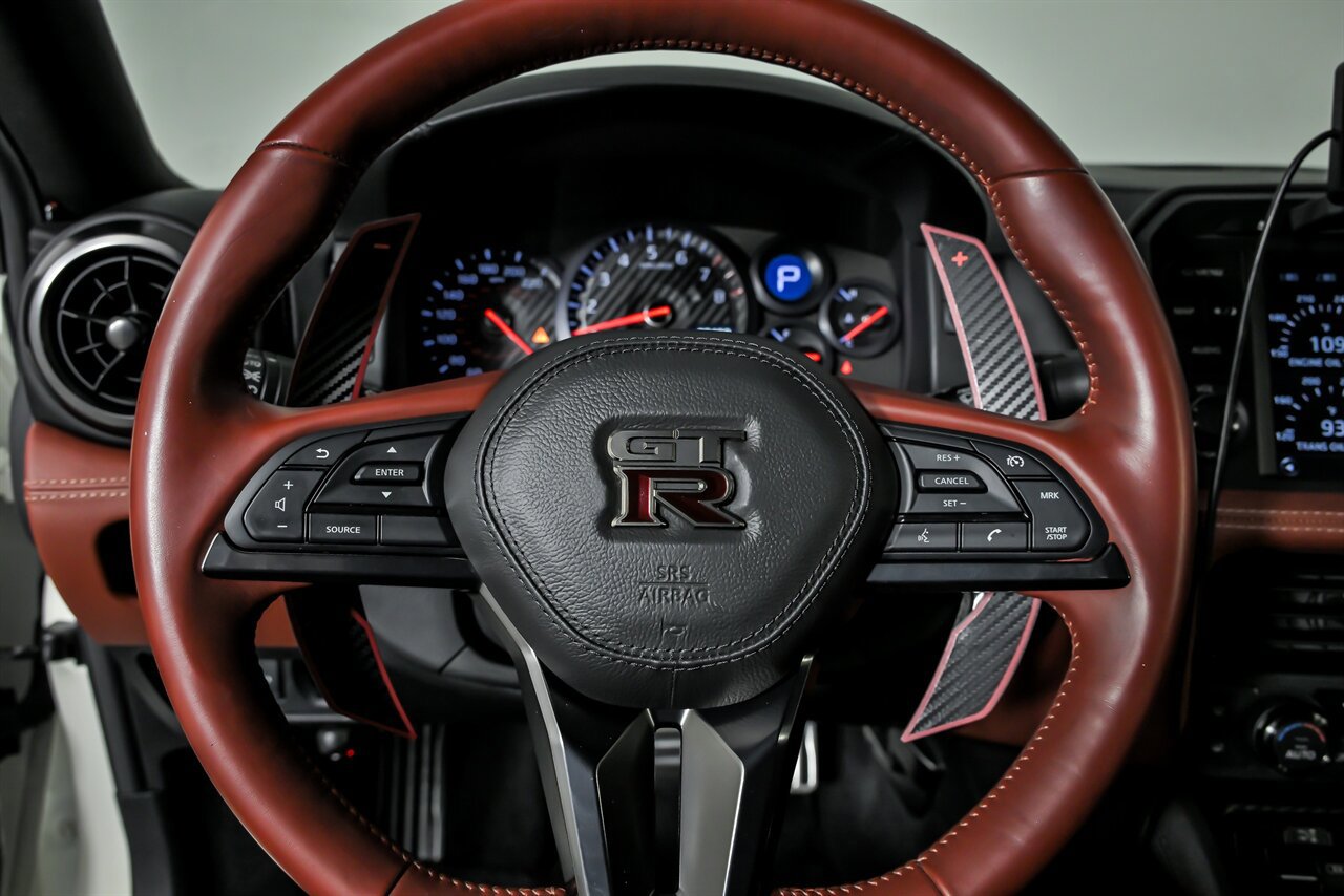 Used 2019 Nissan GT-R Premium w/ Premium Interior Package AWD/4WD image 27