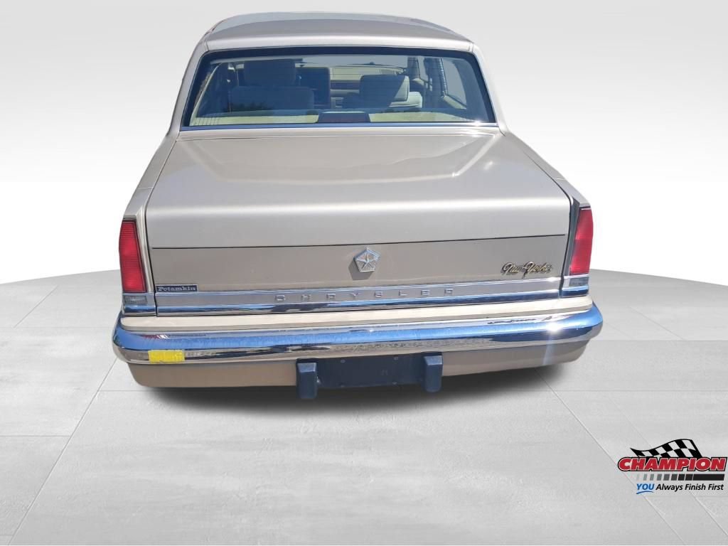 Used 1989 Chrysler New Yorker FWD image 5