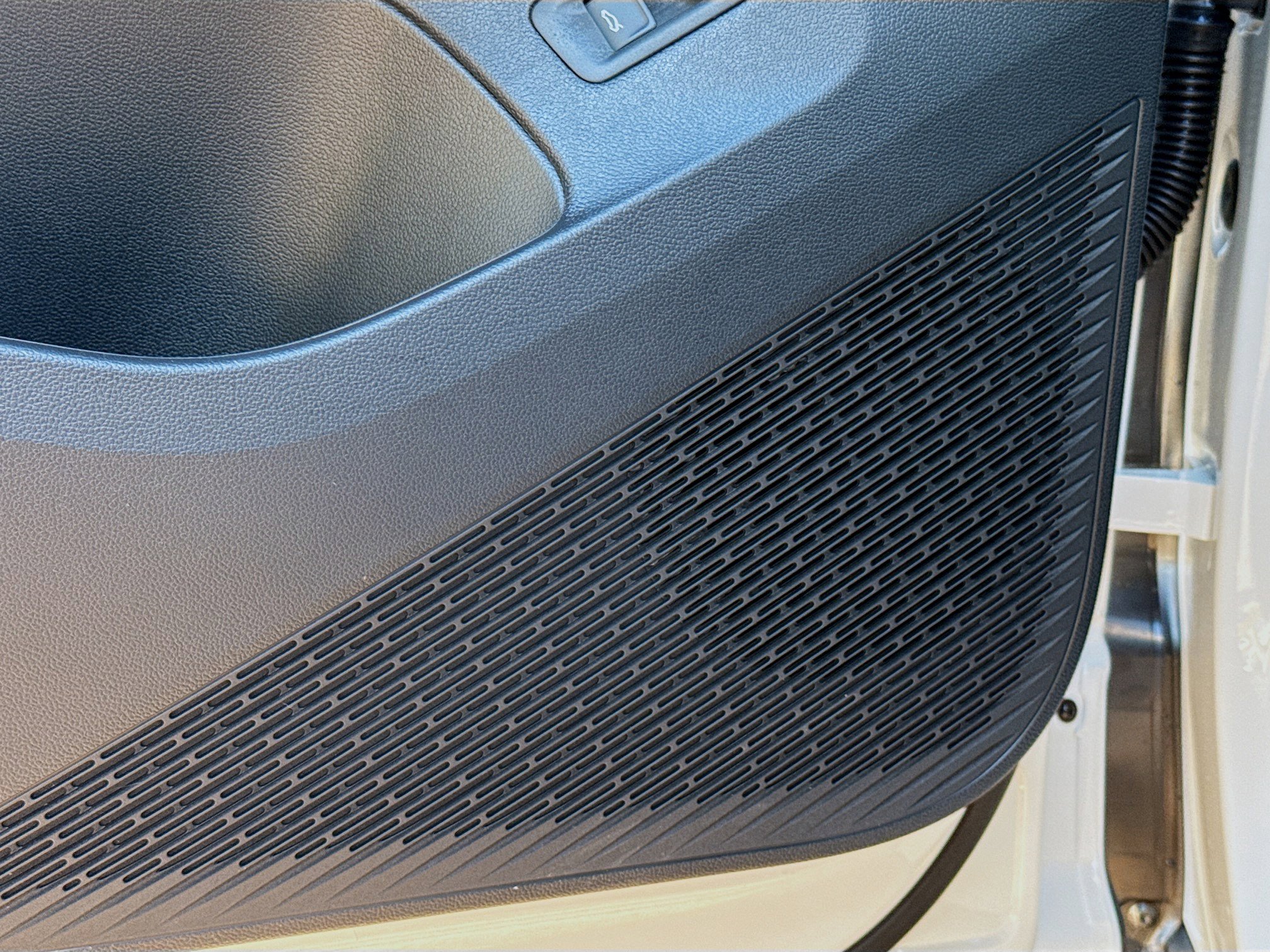 New 2026 Volkswagen Atlas Cross Sport SEL Premium R-Line image 24