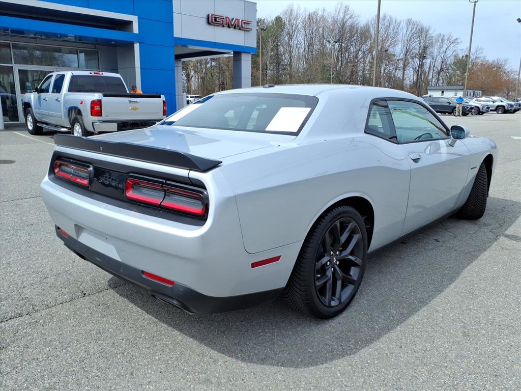 Used 2022 Dodge Challenger R/T w/ Blacktop Package image 4