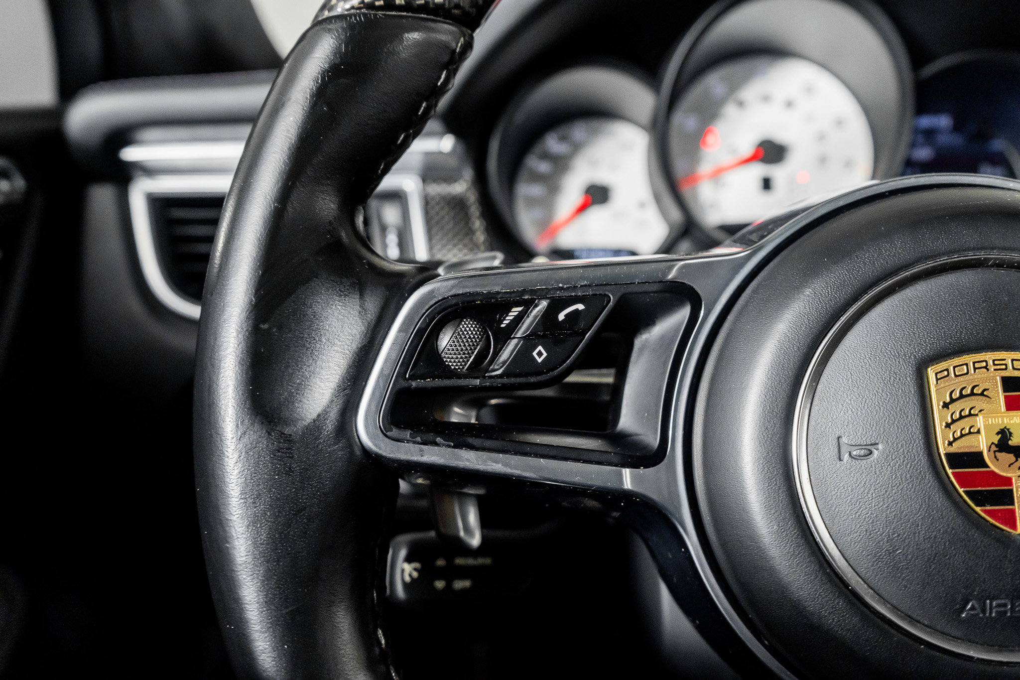 Used 2017 Porsche Macan S image 45