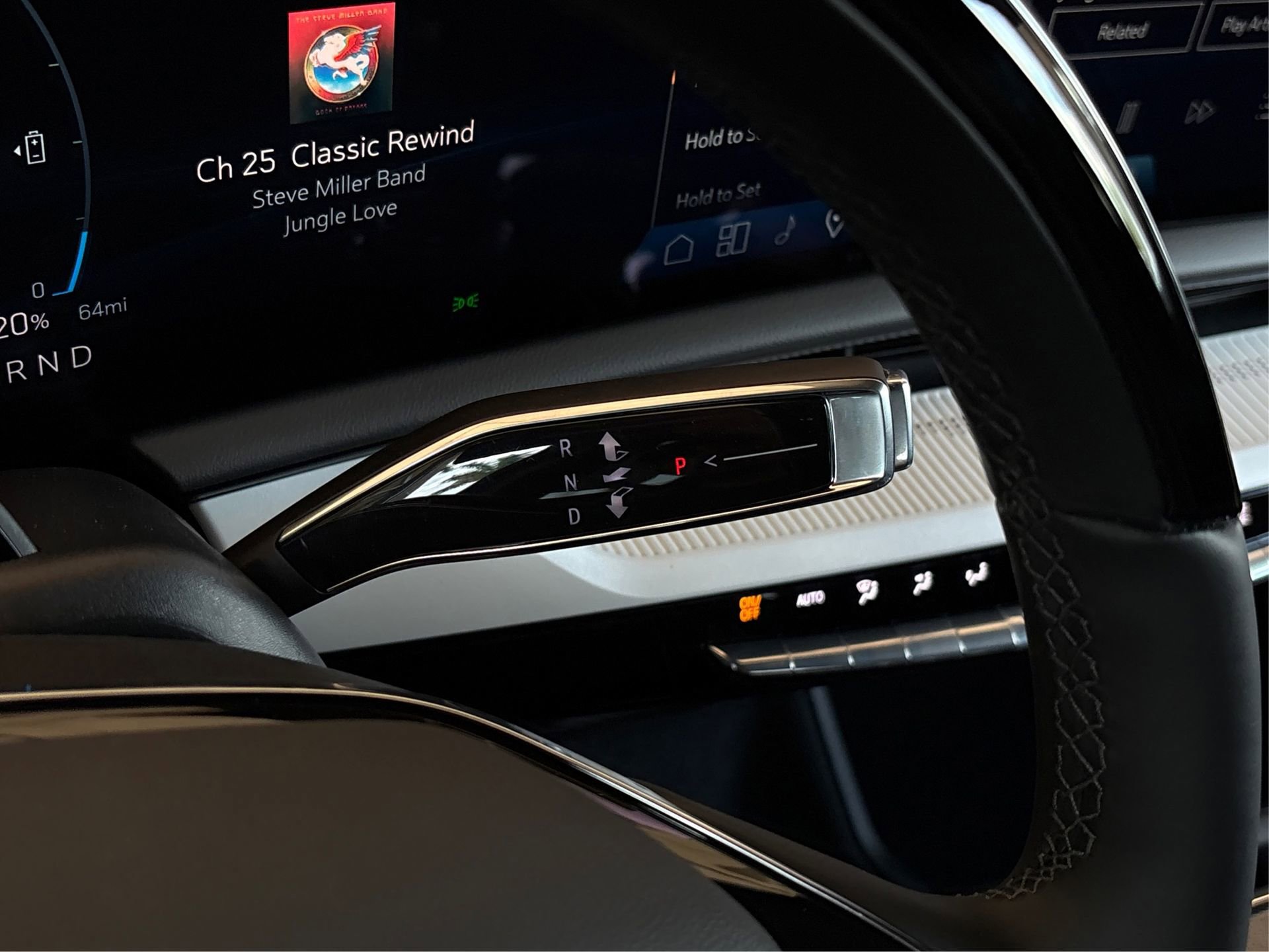 New 2026 Cadillac Optiq Luxury 1 image 30