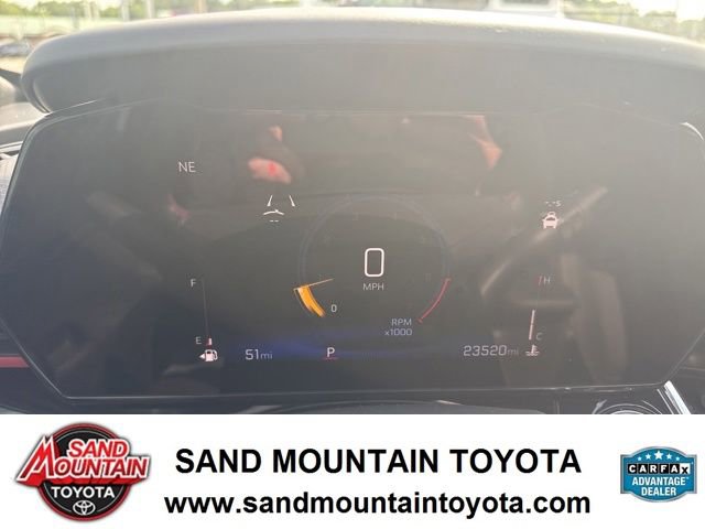 Used 2024 Chevrolet Trax RS w/ Sunroof Package FWD image 19