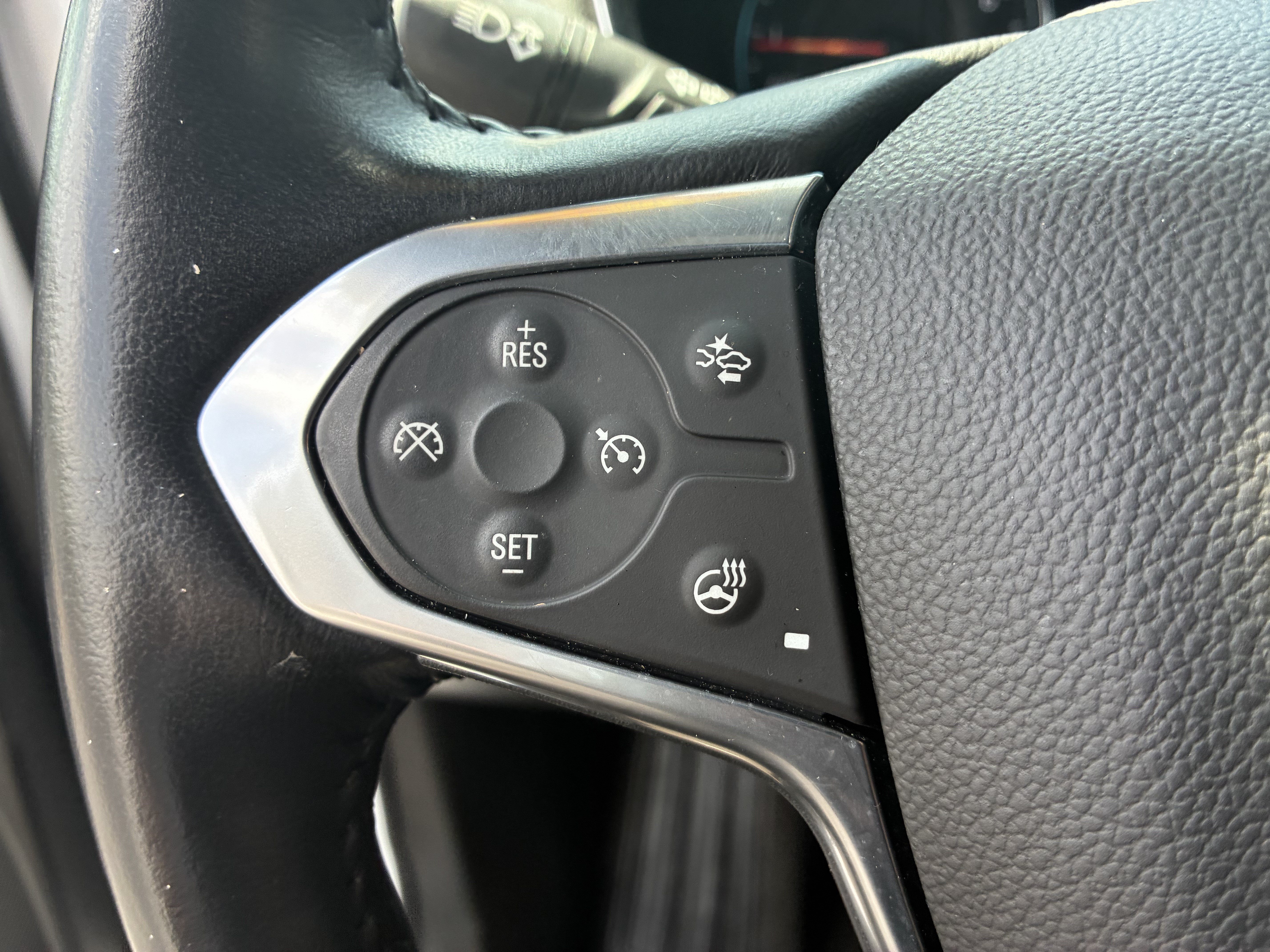 Used 2022 Chevrolet Traverse RS AWD/4WD image 32