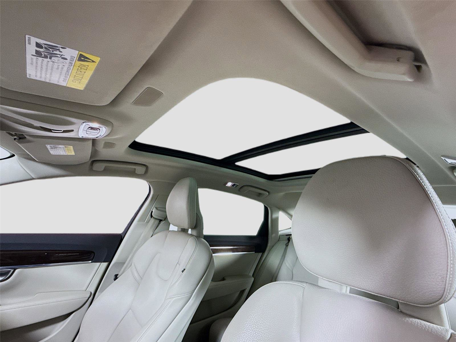 Used 2018 Volvo S90 T5 Momentum w/ Convenience Package image 16