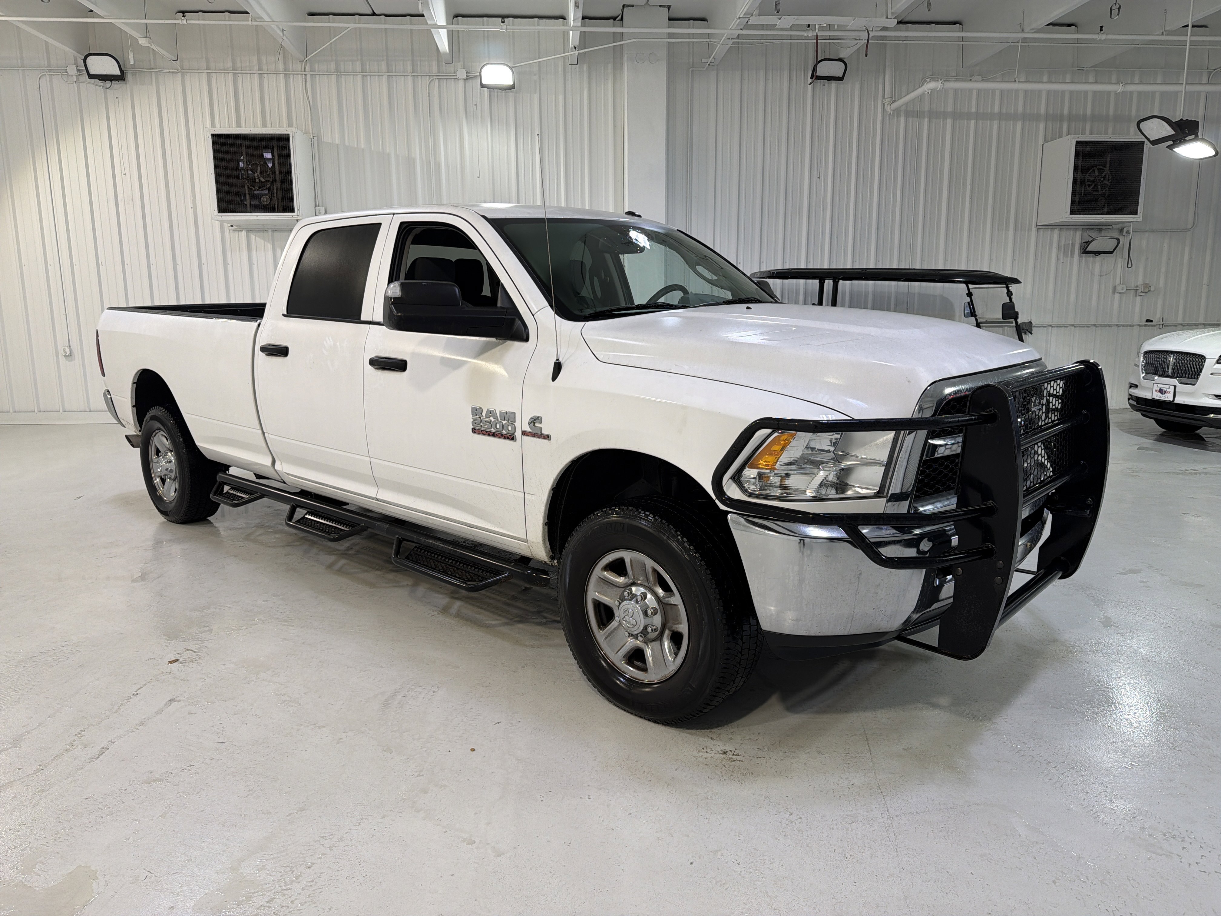 Used 2018 RAM 2500 Tradesman w/ Chrome Appearance Group AWD/4WD image 7