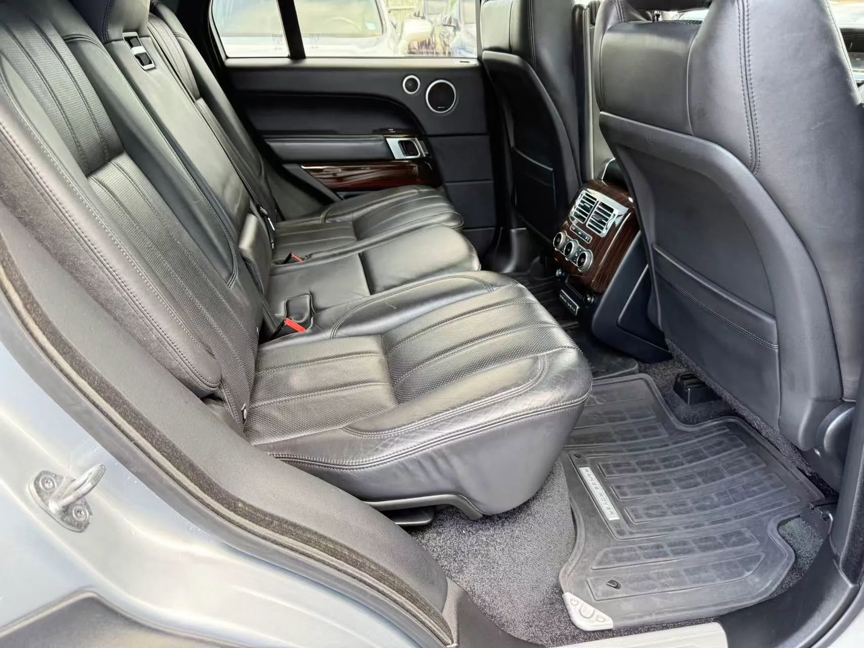 Used 2016 Land Rover Range Rover HSE image 23