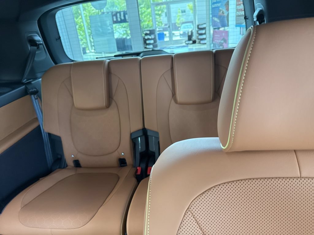 New 2025 Volkswagen ID. Buzz Pro S Plus AWD/4WD image 16