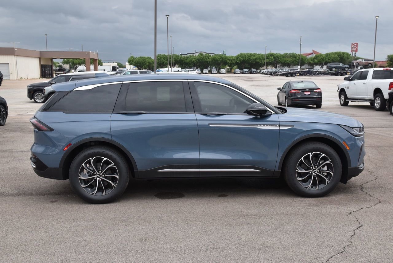 New 2026 Lincoln Nautilus Premier image 34