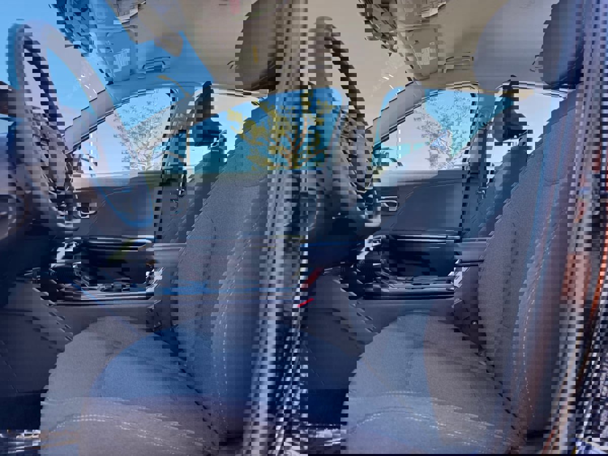 Used 2025 Kia K4 LXS image 16