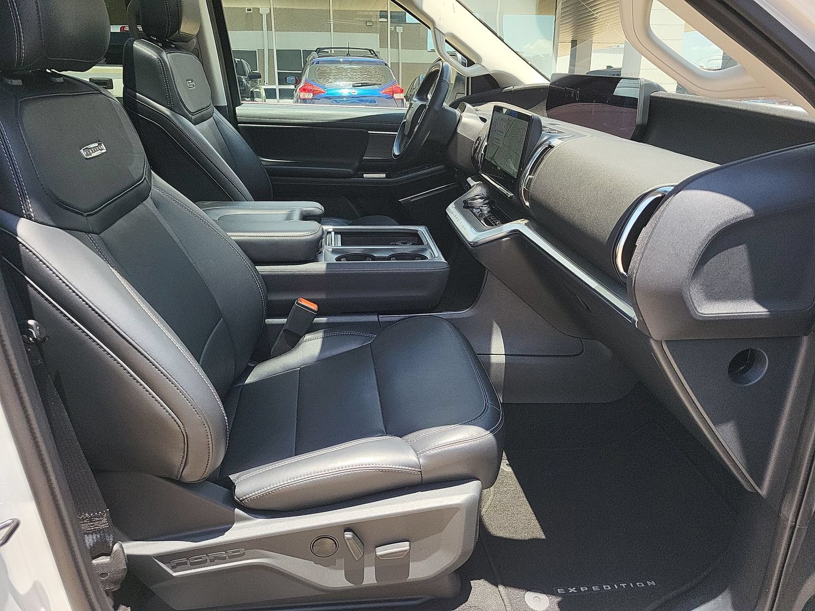Used 2025 Ford Expedition Max Platinum AWD/4WD image 29