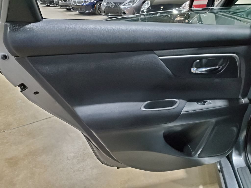 Used 2015 Nissan Altima 2.5 SV w/ Convenience Package FWD image 25