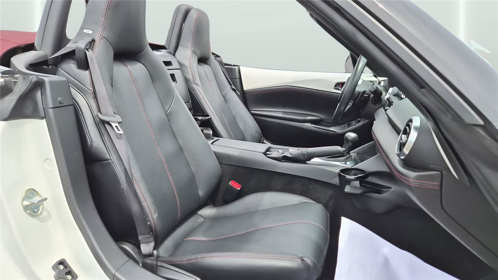 Used 2018 MAZDA MX-5 Miata Grand Touring RWD image 14
