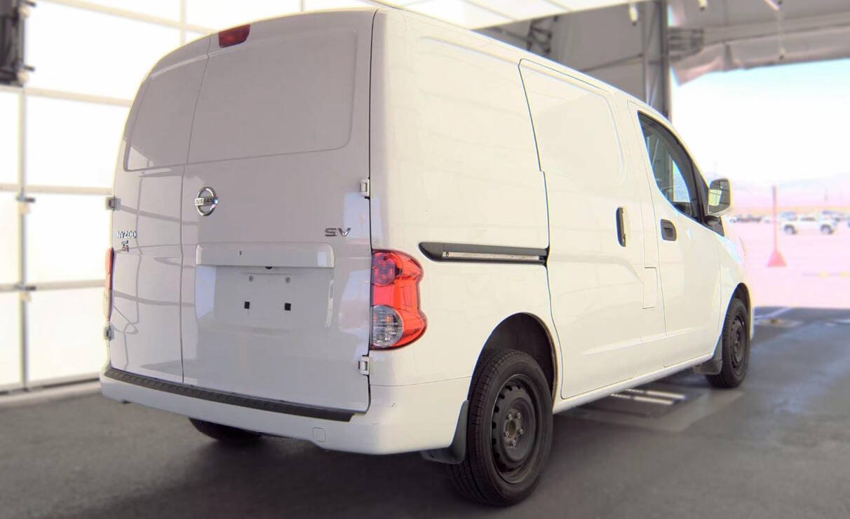 Used 2019 Nissan NV200 SV w/ Navigation Package FWD image 2