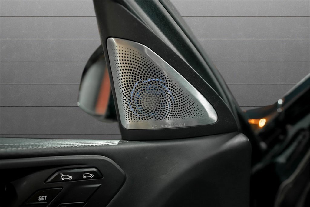 Used 2021 BMW X6 M50i w/ Executive Package image 19