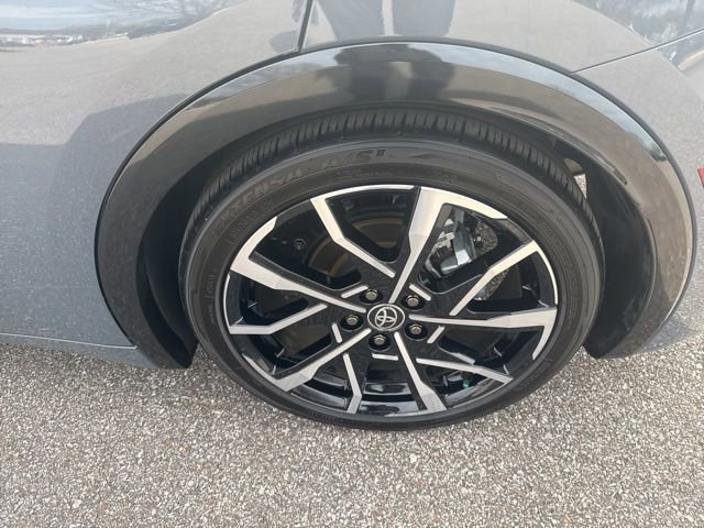 Used 2025 Toyota Prius Plug-In Hybrid w/ Limited Premium Package image 12