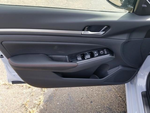 New 2025 Nissan Altima 2.5 SR image 8