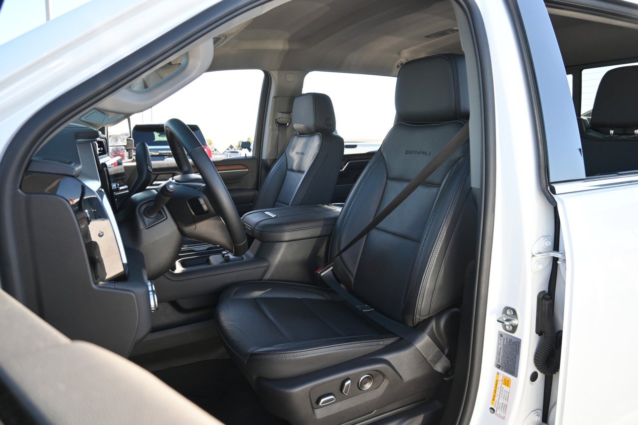 Certified 2025 GMC Sierra 2500 Denali AWD/4WD image 18