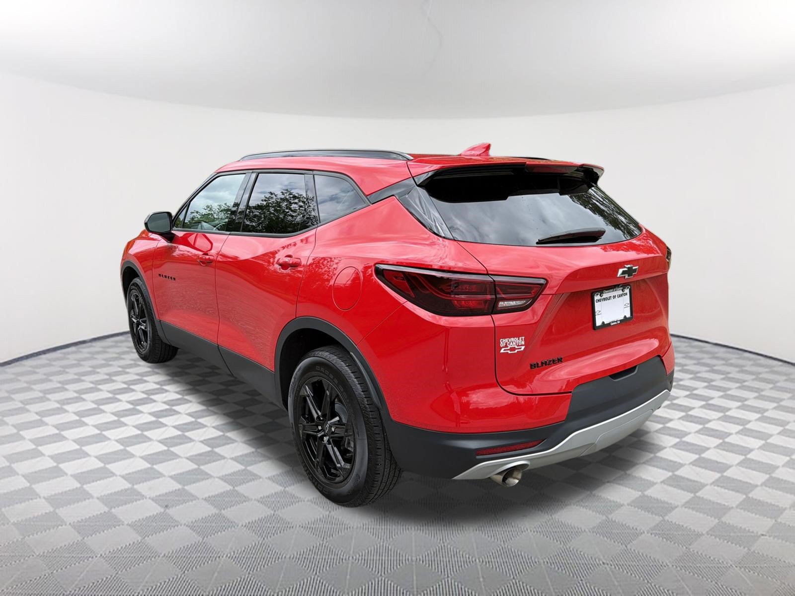 Used 2024 Chevrolet Blazer LT w/ Convenience Package FWD image 7