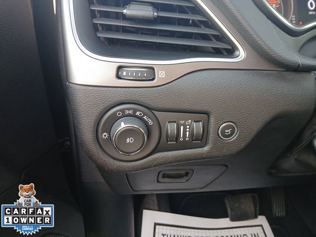 Used 2019 Jeep Cherokee Latitude Plus w/ Comfort/Convenience Group AWD/4WD image 39