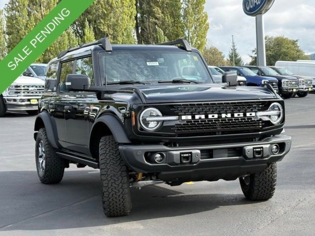 New 2025 Ford Bronco Badlands image 3