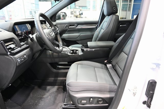 New 2026 GMC Terrain AT4 w/ Convenience Package III image 9