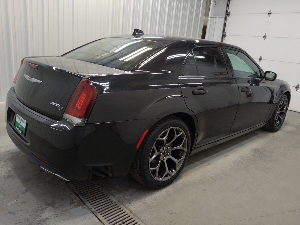 Used 2017 Chrysler 300 S image 10