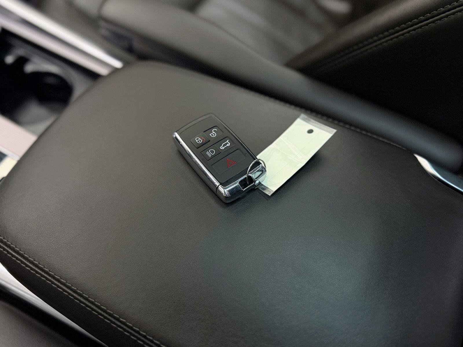 Used 2020 Land Rover Range Rover Sport HSE image 25