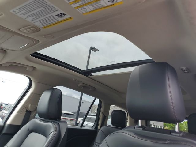 Used 2023 Lincoln Aviator AWD w/ Premium Package image 11