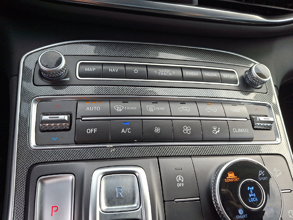 Used 2023 Hyundai Santa Fe SEL w/ Premium Package AWD/4WD image 16