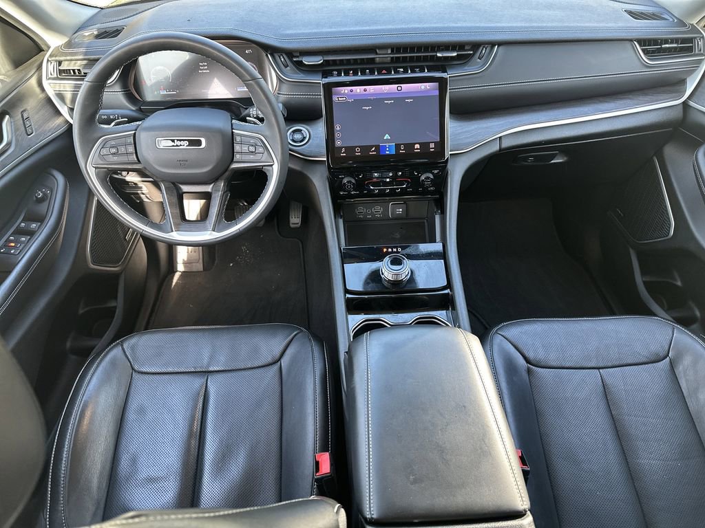 Used 2023 Jeep Grand Cherokee L Limited w/ Luxury Tech Group II image 24