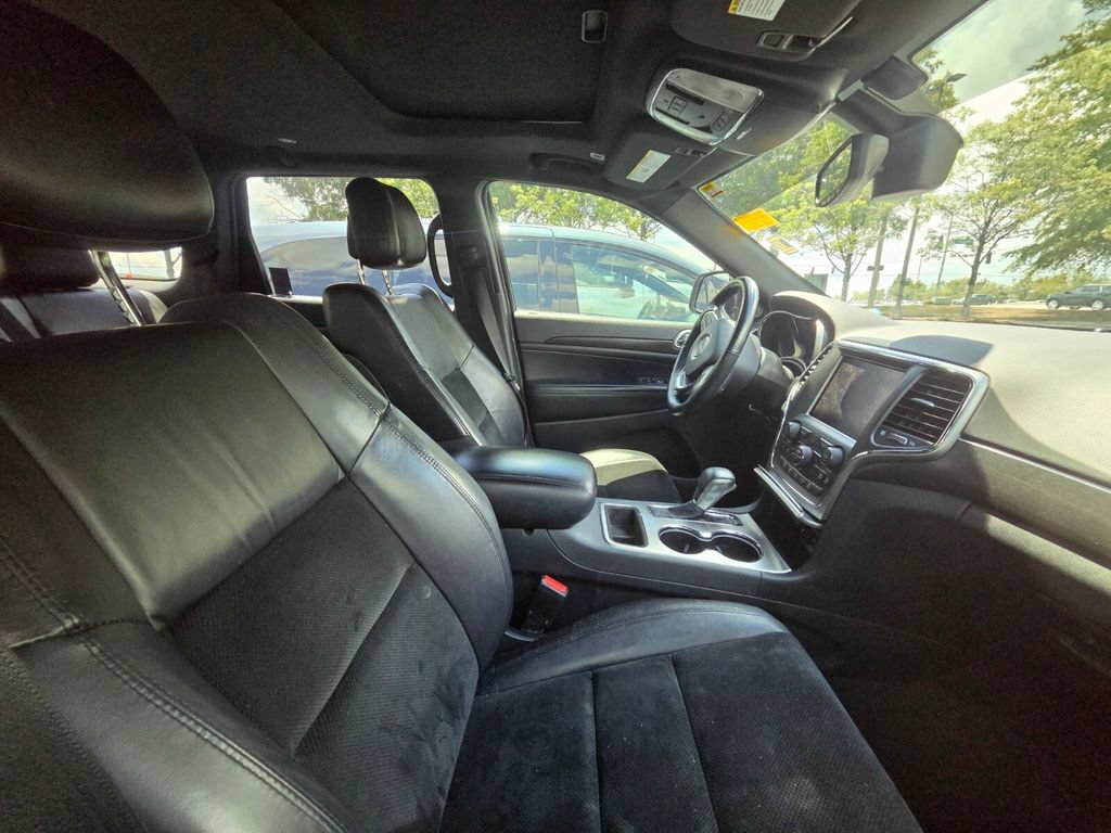 Used 2018 Jeep Grand Cherokee Altitude RWD image 11