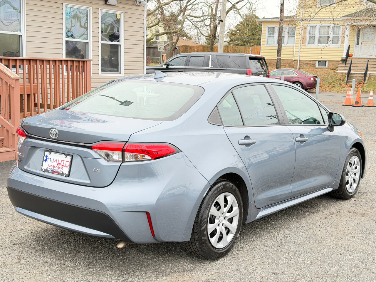 Used 2022 Toyota Corolla LE image 4