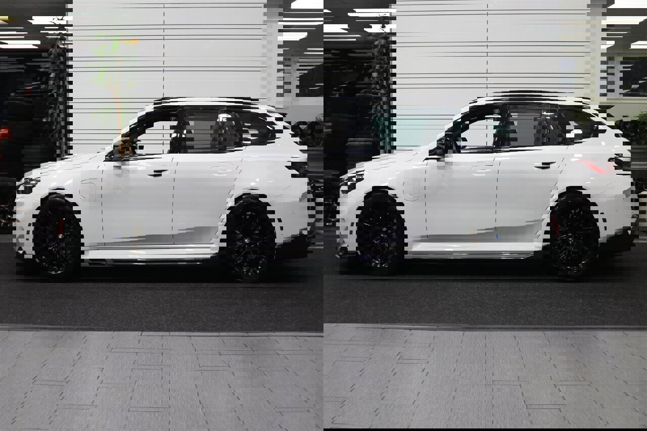 Used 2025 BMW M5 Touring w/ M Driver's Package image 4