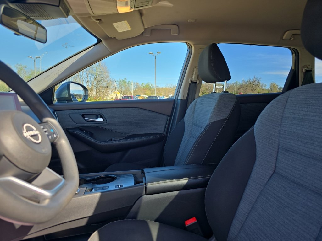 Used 2023 Nissan Rogue SV FWD image 20