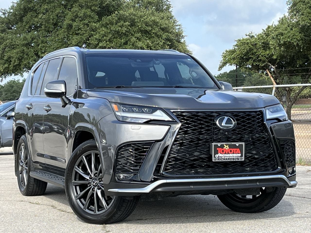 Used 2023 Lexus LX 600 F Sport w/ Accessory Package (Z1) AWD/4WD image 2
