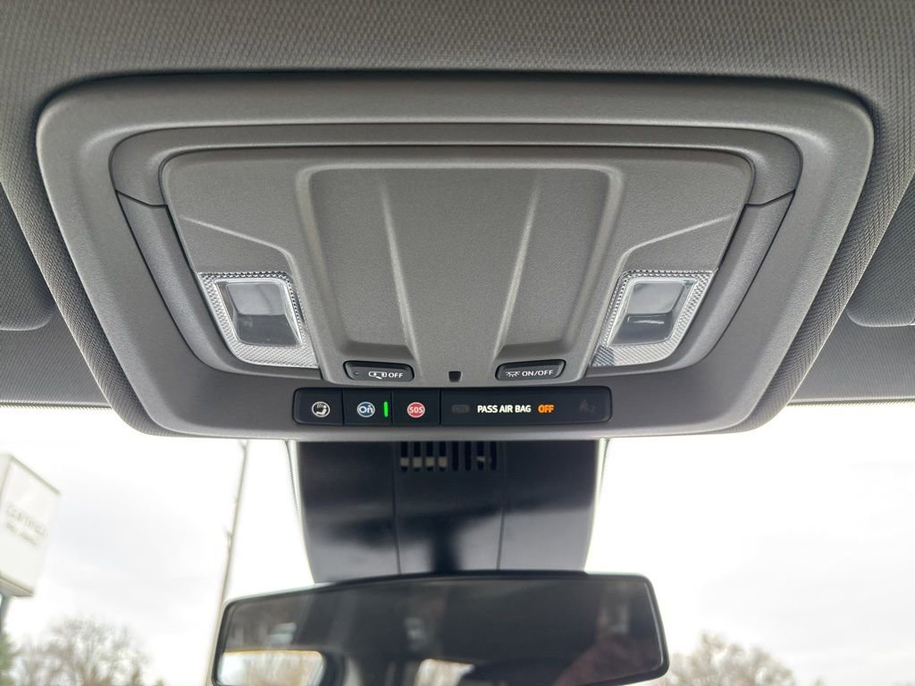 Used 2025 Chevrolet Silverado 1500 LT image 27