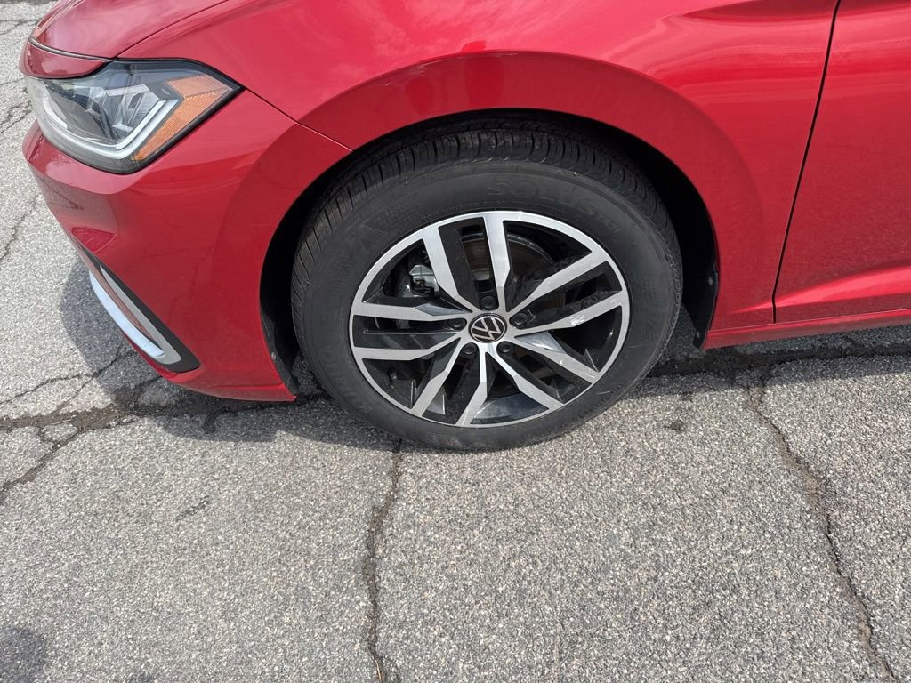 New 2026 Volkswagen Jetta SE image 9