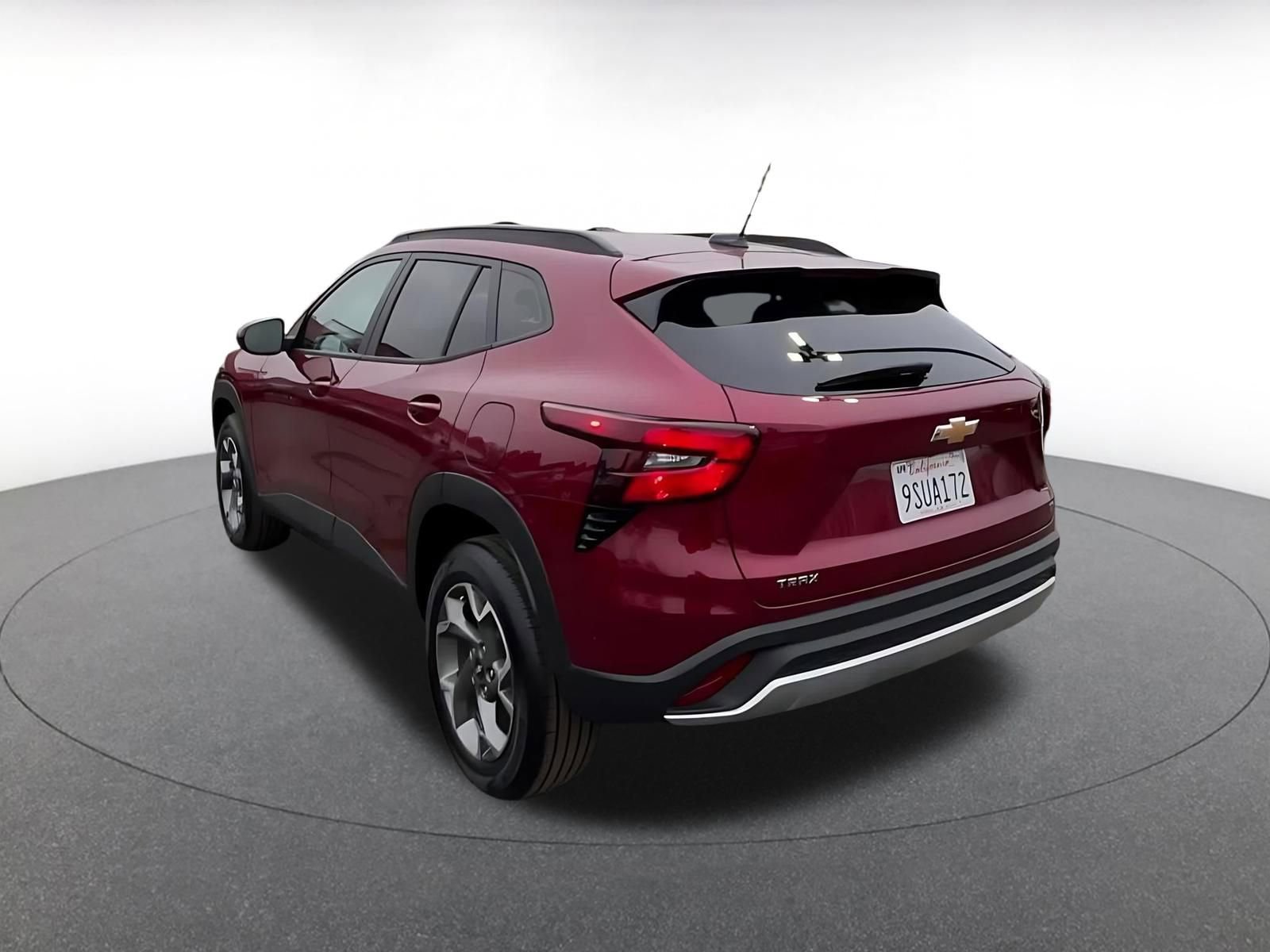 Used 2025 Chevrolet Trax LT w/ LT Convenience Package image 11