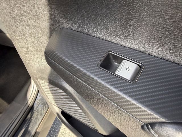 Used 2023 Mitsubishi Outlander SE image 23